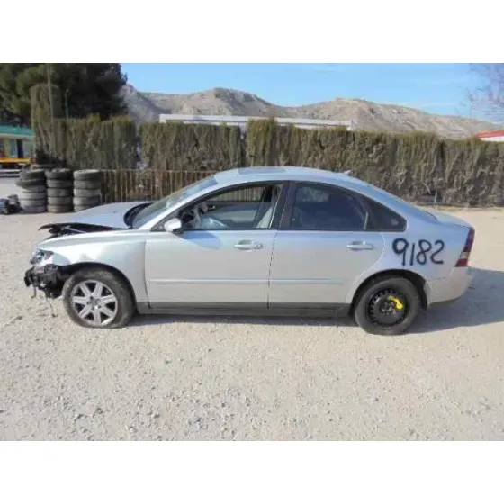 VOLVO S40 BERLINA '2004 2.0 D KINETIC GRIS