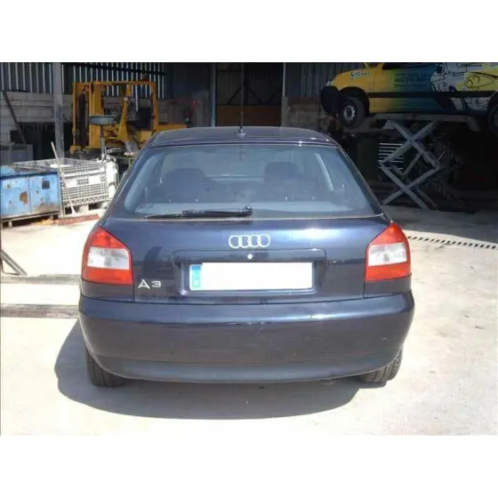 AUDI A3 (8L) '2000 1.6 AMBIENTE AZUL