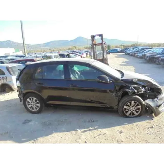 VOLKSWAGEN GOLF VII LIM. (5G1) '2014 ADVANCE BLUEMOTION NEGRO