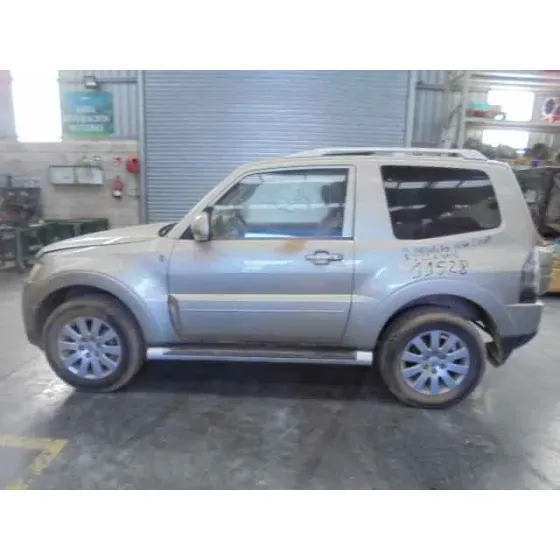 MITSUBISHI MONTERO (V80/V90) '2009 3.2 DI-D KAITEKI (3-PTAS.) DORADO