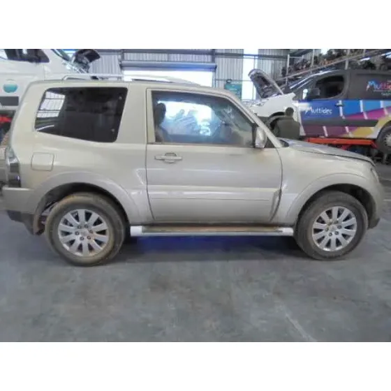 MITSUBISHI MONTERO (V80/V90) '2009 3.2 DI-D KAITEKI (3-PTAS.) DORADO