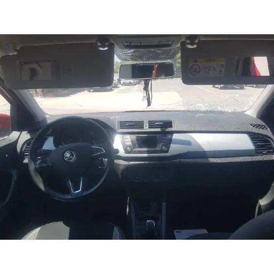 SKODA FABIA '2017 1.0 MPI ROJO