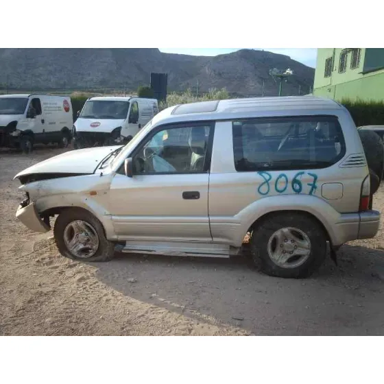 TOYOTA LAND CRUISER (J9) '2002 D4-D GX (3-PTAS.) BEIG