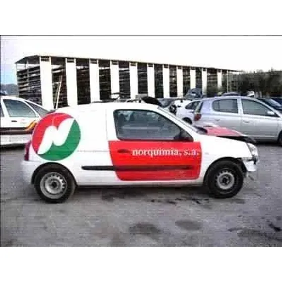 RENAULT CLIO II FASE II (B/CB0) '2003 1.5 DCI DIESEL BLANCO