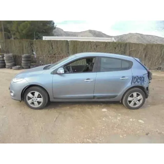 RENAULT MEGANE III BERLINA 5 P '2009 AUTHENTIQUE GRIS