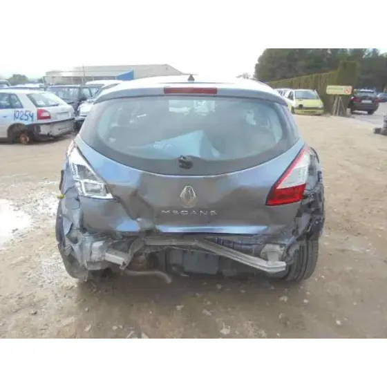 RENAULT MEGANE III BERLINA 5 P '2009 AUTHENTIQUE GRIS