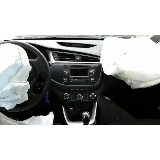 KIA CEE'D '2016 TECH GRIS PLATA