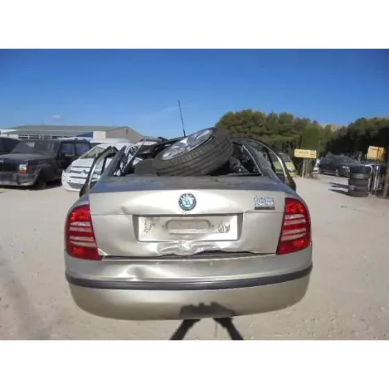 SKODA SUPERB (3U4) '2004 COLLECTION DORADO