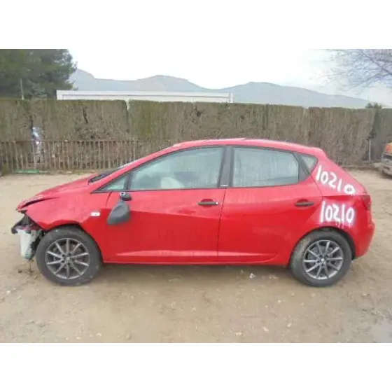 SEAT IBIZA (6J5) '2015 REFERENCE ROJO