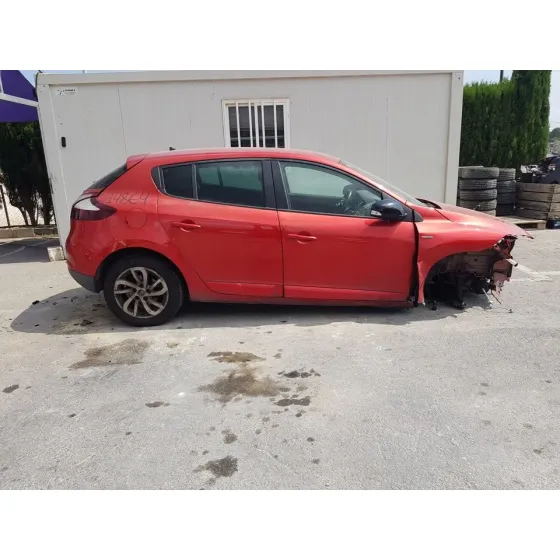 RENAULT MEGANE III BERLINA 5 P '2015 DYNAMIQUE GRANATE