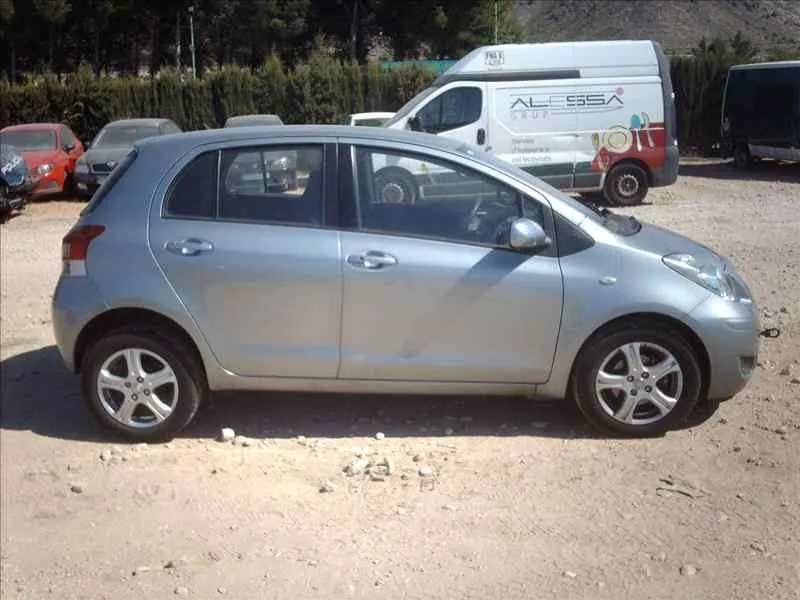 TOYOTA YARIS TOYOTA YARIS '2009 LIVE GRIS 2009