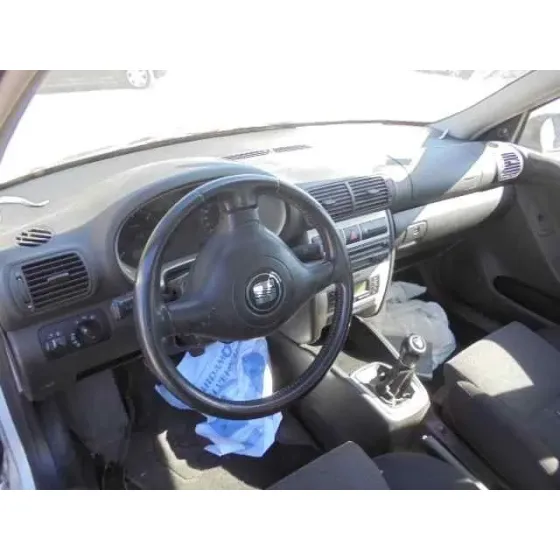 SEAT LEON (1M1) '2005 STELLA BLANCO