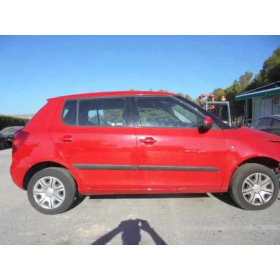 SKODA FABIA (5J2 ) '2010 ACTIVE ROJO