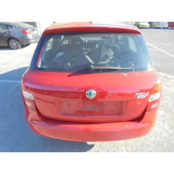 SKODA FABIA (5J2 ) '2010 ACTIVE ROJO