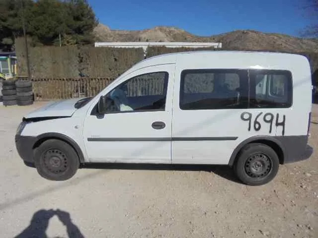 OPEL COMBO (CORSA C) OPEL COMBO (CORSA C) '2007 FAMILIAR BLANCO 2001