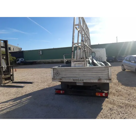 Nissan NT400 CABSTAR (F24M) 2014