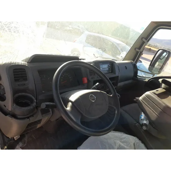 Nissan NT400 CABSTAR (F24M) 2014