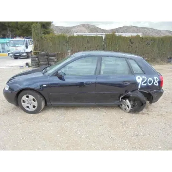 AUDI A3 (8L) '2001 1.8 AMBIENTE AZUL