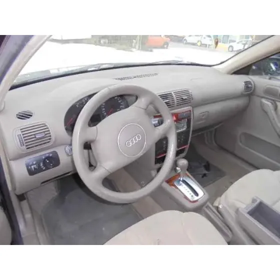 AUDI A3 (8L) '2001 1.8 AMBIENTE AZUL