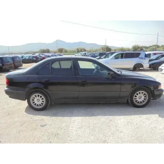 BMW SERIE 5 BERLINA (E39) '2002 525TDS NEGRO