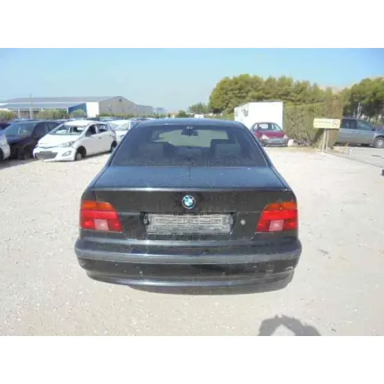 BMW SERIE 5 BERLINA (E39) '2002 525TDS NEGRO
