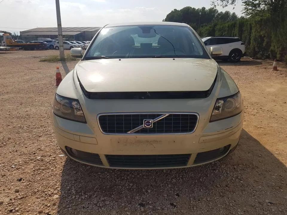VOLVO S40 BERLINA '2006 1.6 KINETIC VERDE