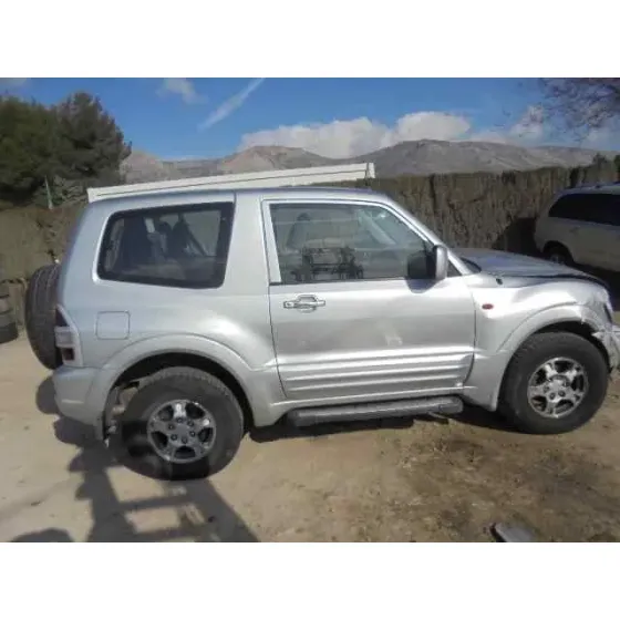 MITSUBISHI MONTERO (V60/V70) '2001 3.2 DI-D GLS (3-PTAS.) GRIS