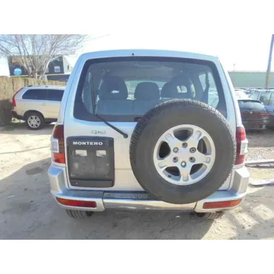 MITSUBISHI MONTERO (V60/V70) '2001 3.2 DI-D GLS (3-PTAS.) GRIS