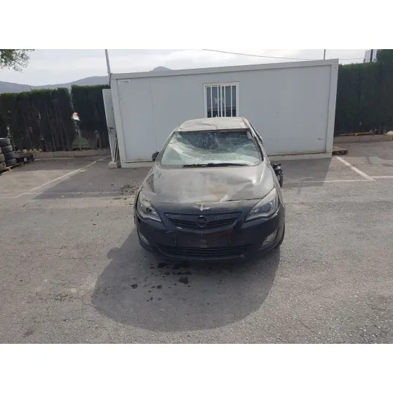 OPEL ASTRA J LIM. '2012 COSMO NEGRO