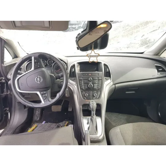 OPEL ASTRA J LIM. '2012 COSMO NEGRO