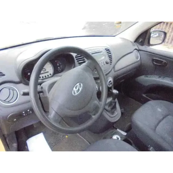 HYUNDAI I10 '2009 CLASSIC AMARILLO