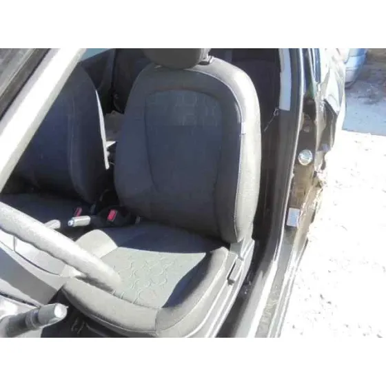 HYUNDAI I20 '2011 CLASSIC NEGRO