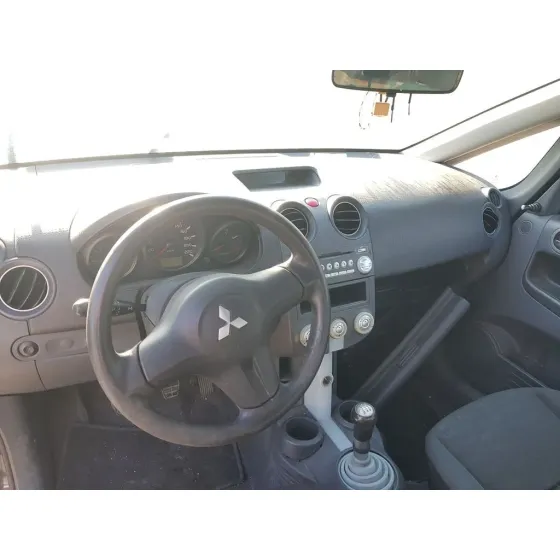 MITSUBISHI COLT BERLINA 3 (CZ) '2006 1.5 DI-D INFORM NEGRO