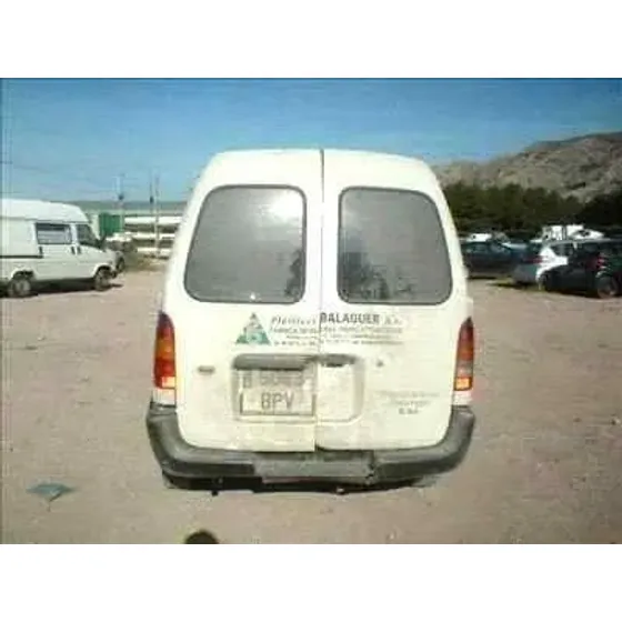 NISSAN VANETTE CARGO (HC23) '1992 2.3 DIESEL BLANCO