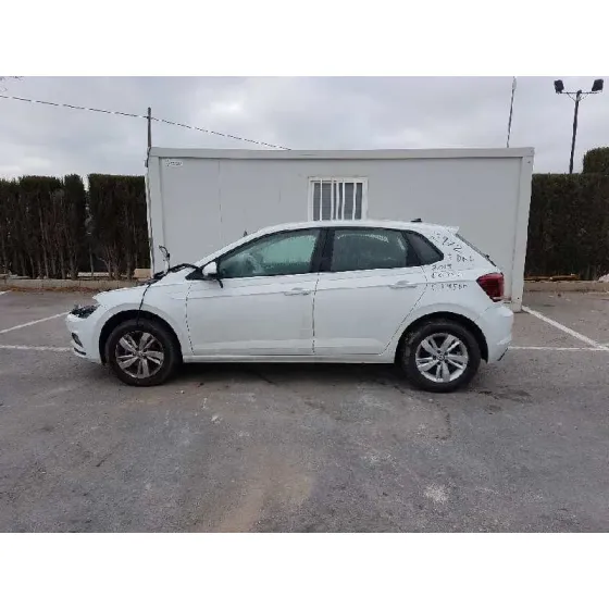 VOLKSWAGEN POLO '2019 BEATS BLANCO