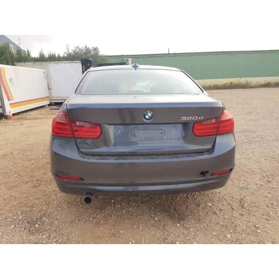BMW SERIE 3 LIM. (F30) '2014 320 D GRIS OSCURO