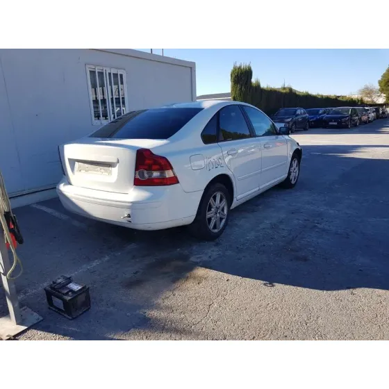 VOLVO S40 BERLINA '2005 2.0 D MOMENTUM BLANCO