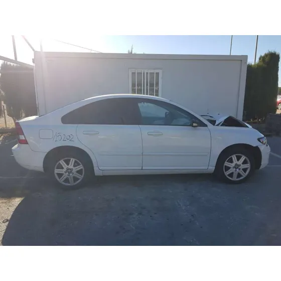 VOLVO S40 BERLINA '2005 2.0 D MOMENTUM BLANCO