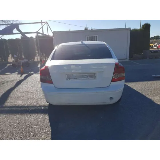 VOLVO S40 BERLINA '2005 2.0 D MOMENTUM BLANCO