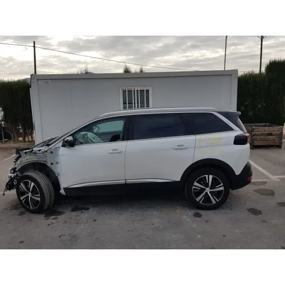 PEUGEOT 5008 '2018 GT LINE 1.5 HDI 130 CV BLANCO