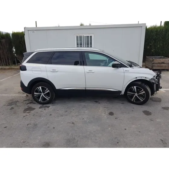 PEUGEOT 5008 '2018 GT LINE 1.5 HDI 130 CV BLANCO
