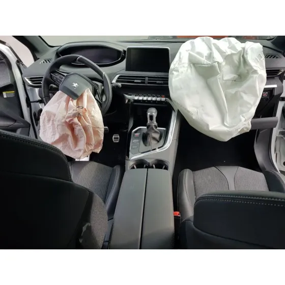 PEUGEOT 5008 '2018 GT LINE 1.5 HDI 130 CV BLANCO