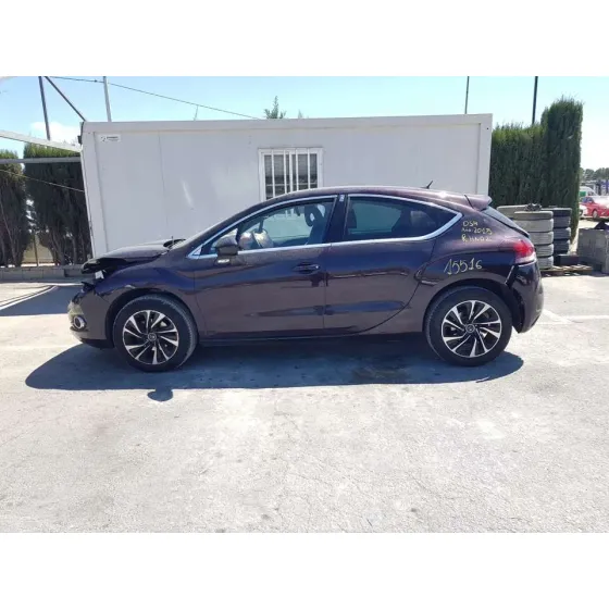 CITROEN DS4 '2015 DESIGN MORADO