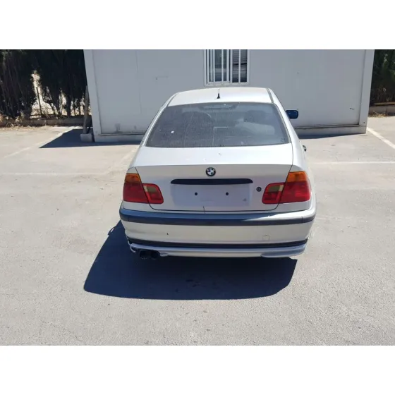 BMW SERIE 3 BERLINA (E46) '2001 318I GRIS