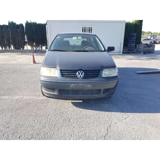 VOLKSWAGEN POLO BERLINA (6N2) '2001 TRENDLINE GRIS OSCURO