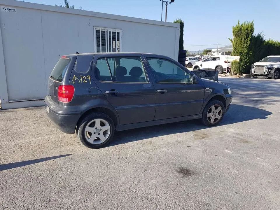VOLKSWAGEN POLO BERLINA (6N2) '2001 TRENDLINE GRIS OSCURO