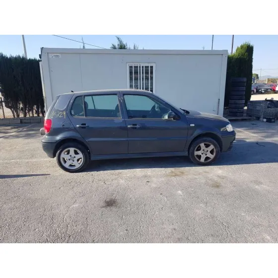 VOLKSWAGEN POLO BERLINA (6N2) '2001 TRENDLINE GRIS OSCURO