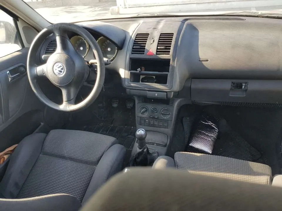 VOLKSWAGEN POLO BERLINA (6N2) '2001 TRENDLINE GRIS OSCURO