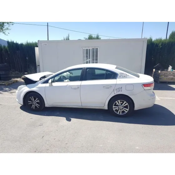 TOYOTA AVENSIS (T27) '2010 ADVANCE BLANCO