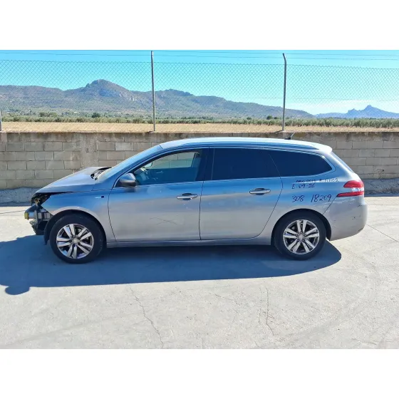 Peugeot 308 SW II (LC_, LJ_, LR_, LX_, L4_) 2014